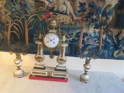 Pendule portique en marbre blanc, marbre...