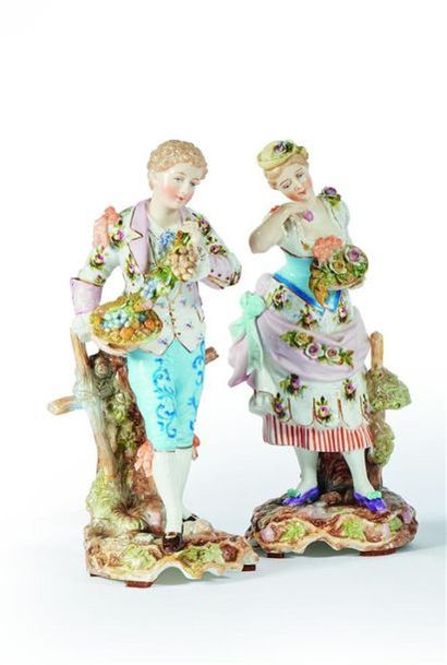 ALLEMAGNE
Deux figures en porcelaine formant...
