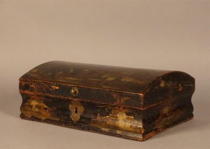 Boîte à perruque à couvercle bombé en bois...