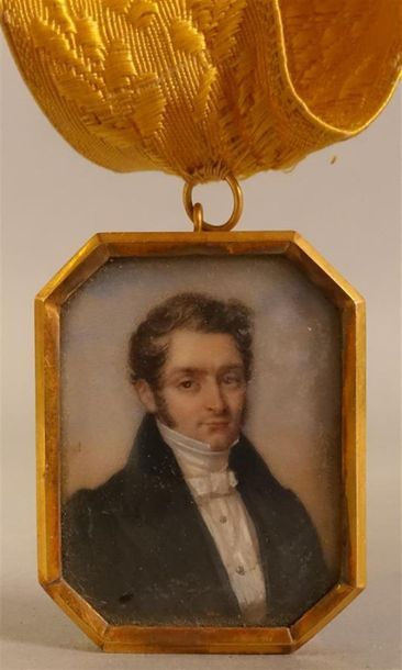 Miniature ovale sur porcelaine représentant...