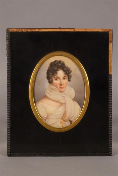 Miniature ovale sur porcelaine représentant...