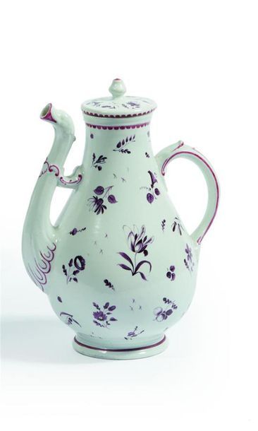 ITALIE. Doccia
Cafetière couverte en porcelaine...