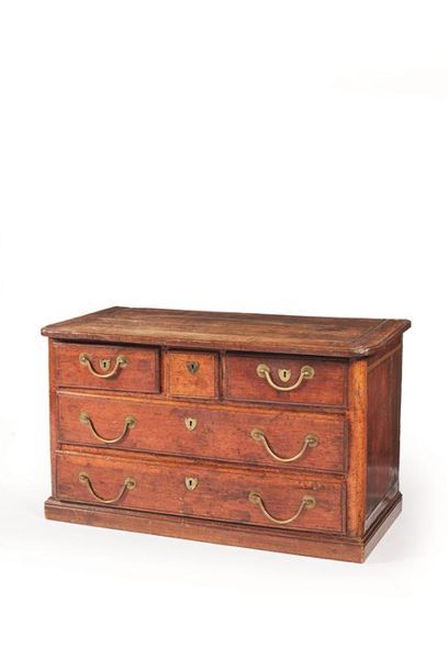 Commode miniature en bois naturel ouvrant...