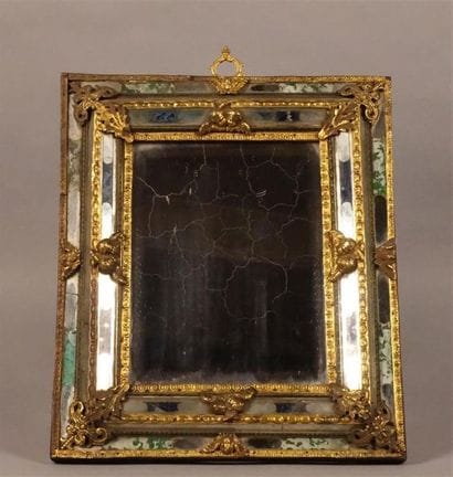 Miroir rectangulaire, le profil renversé...