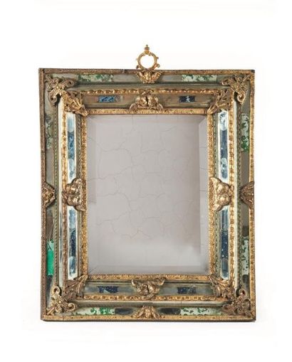 Miroir rectangulaire, le profil renversé...