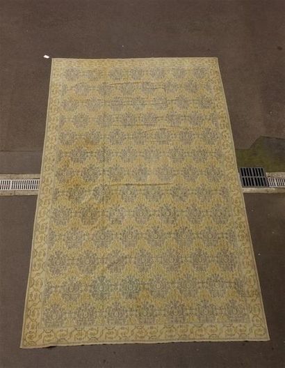 Tapis espagnol (chaîne, trame et velours...