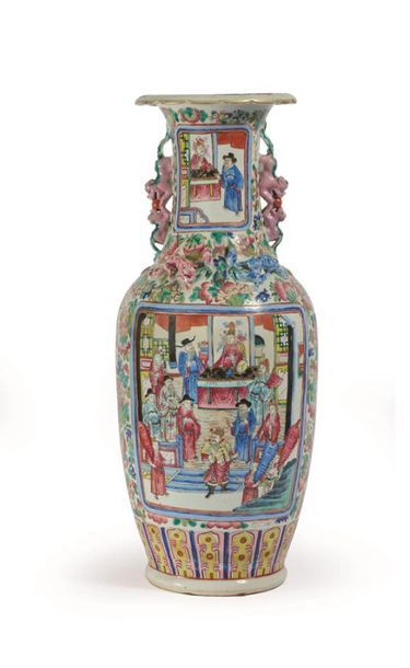 CHINE, Canton
Grand vase de forme ovoïde...