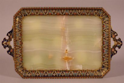 Plateau rectangulaire à pans coupés, à deux...