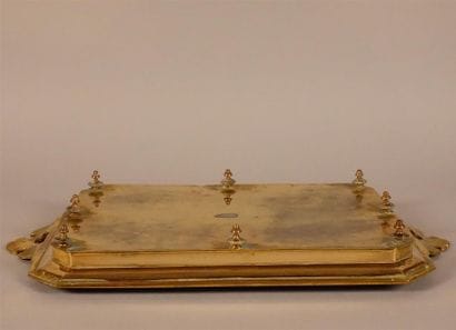 Plateau rectangulaire à pans coupés, à deux...