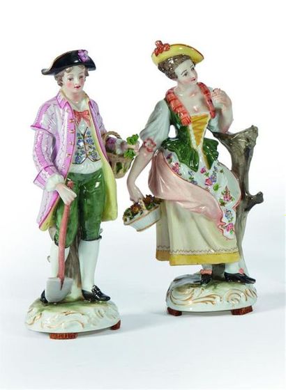 ALLEMAGNE
Deux figures en porcelaine formant...