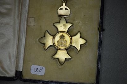 GRANDE-BRETAGNE
ORDRE DE L'EMPIRE BRITANNIQUE
Bijou...