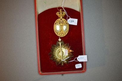 PORTUGAL
ORDRE DES DEUX ORDRES, créé en 1789.
Ensemble...