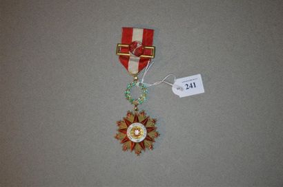 PORTUGAL
ORDRE DU MÉRITE INDUSTRIEL
Étoile...