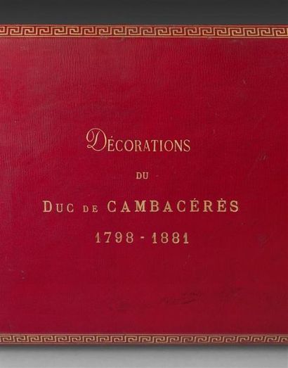 Exceptionnel écrin des décorations de Marie-Jean-Pierre...