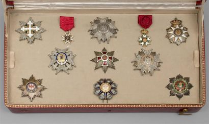 Exceptionnel écrin des décorations de Marie-Jean-Pierre...