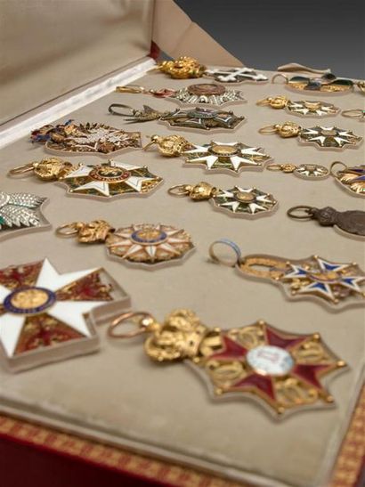 Exceptionnel écrin des décorations de Marie-Jean-Pierre...