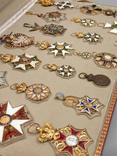 Exceptionnel écrin des décorations de Marie-Jean-Pierre...