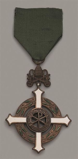 VATICAN
MÉDAILLE « BENEMERENTI » DE L'ANNÉE...