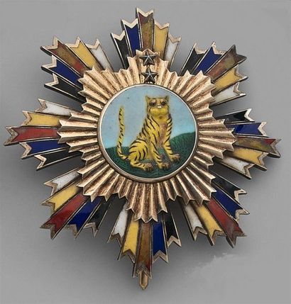 CHINE, RÉPUBLIQUE
ORDRE DU TIGRE RAYÉ, créé...