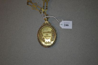 PORTUGAL
UNIVERSITÉ DE COIMBRA
Collier de...