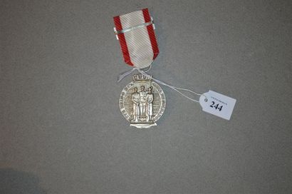 PORTUGAL
MÉDAILLE DES CAMPAGNES ET SERVICES...