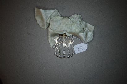 RUSSIE
BIJOU DE DEMOISELLE D'HONNEUR en or...