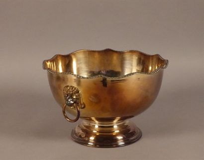 Coupe sur piédouche en métal argenté, le...