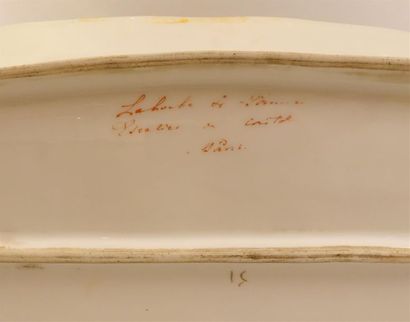 PARIS, Escalier de Cristal
Plat à poisson...
