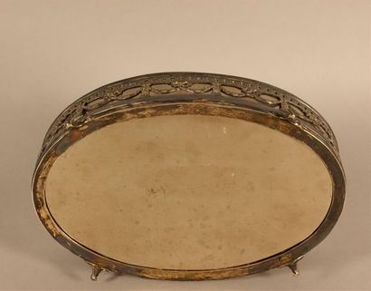Petite jardinière ovale en argent, à décor...