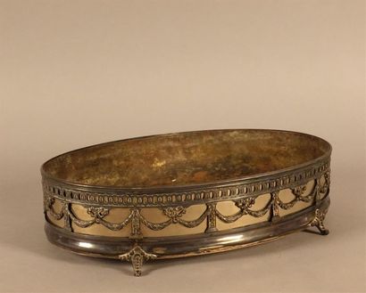 Petite jardinière ovale en argent, à décor...