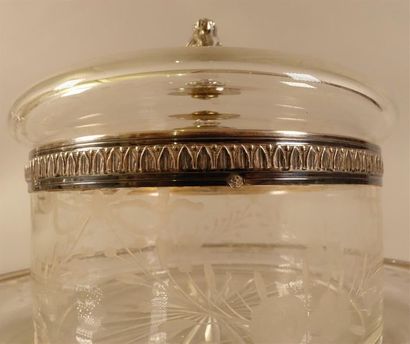 Sucrier couvert et son présentoir en verre...
