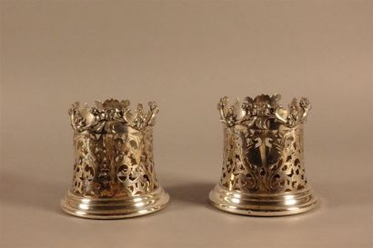Paire de porte-bouteille en métal argenté...