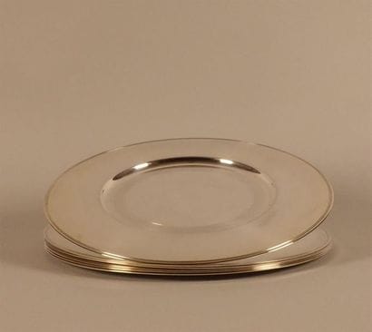 CHRISTOFLE
Six sous-assiettes en métal argenté,...