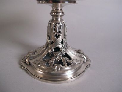 Coupe circulaire en bronze argenté sur piédouche,...