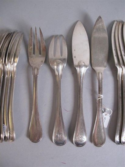Partie de ménagère en argent, à décor de...