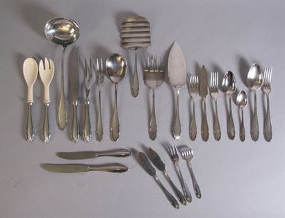 WMF
Partie de ménagère en métal argenté,...
