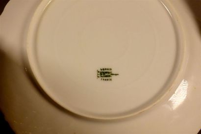 LIMOGES
Partie de service à poisson en porcelaine,...