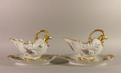 LIMOGES
Paire de saucières ovales en porcelaine...