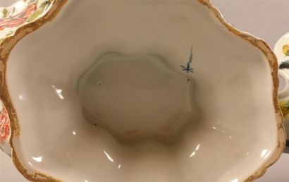 NOVE DI BASSANO
Paire de coupes sur piédouche...
