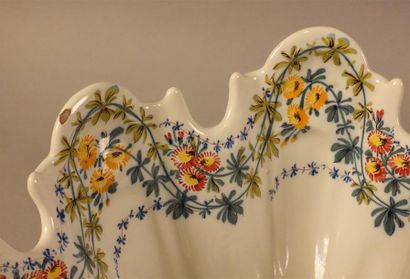 NOVE DI BASSANO
Paire de coupes sur piédouche...