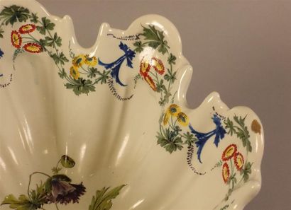 NOVE DI BASSANO
Paire de coupes sur piédouche...