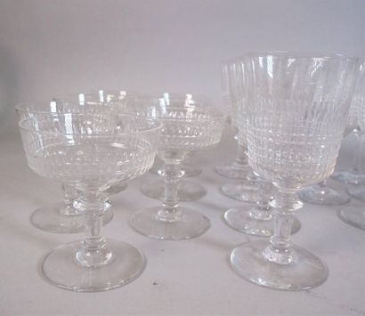 Partie de service de verres à pied en cristal,...