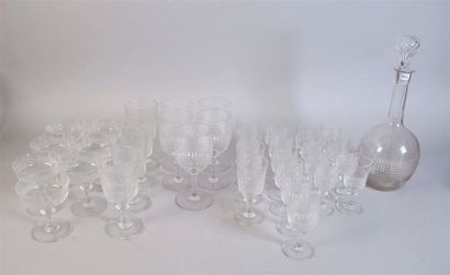 Partie de service de verres à pied en cristal,...