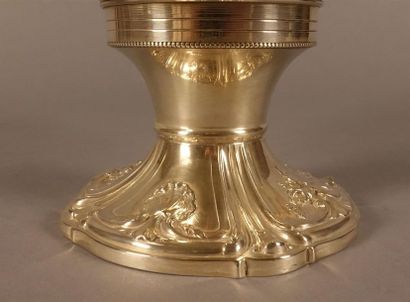 Coupe circulaire sur piédouche en verre gravé...