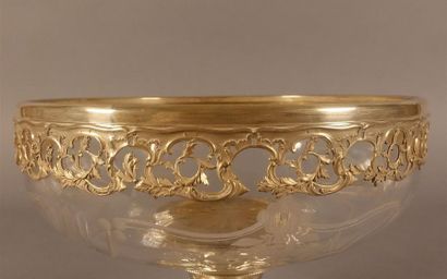 Coupe circulaire sur piédouche en verre gravé...