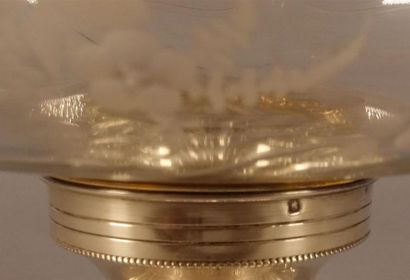 Coupe circulaire sur piédouche en verre gravé...