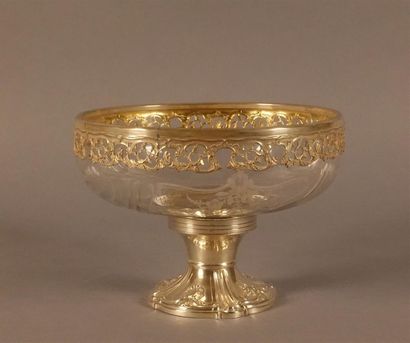 Coupe circulaire sur piédouche en verre gravé...