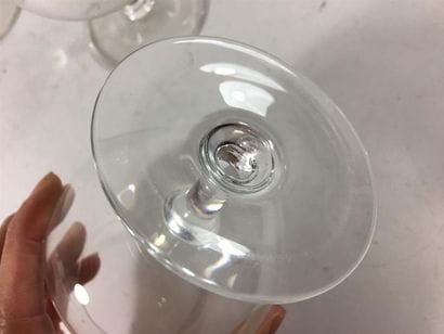 BACCARAT
Six verres à cognac.