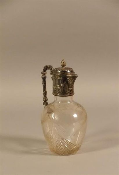 Aiguière en cristal gravé de noeuds et fleurs,...