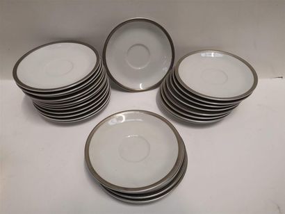 BERNARDAUD
Trente-cinq sous-tasses en porcelaine,...